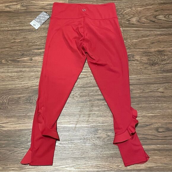 NWT Urban Savage Ruffle Leggings Black Cherry Size Medium - Picture 8 of 8